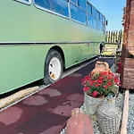 مكان تخييم Bus Unique & Private 3 Min From Coral Bay Akoursos