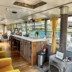 مكان تخييم Bus Unique & Private 3 Min From Coral Bay Akoursos
