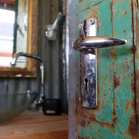 Bus Unique & Private 3 Min From Coral Bay *