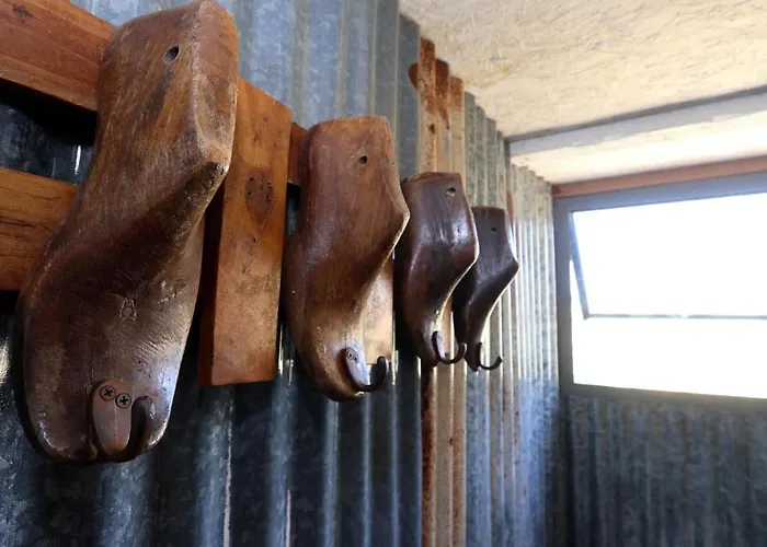 Kemp Bus Unique & Private 3 Min From Coral Bay