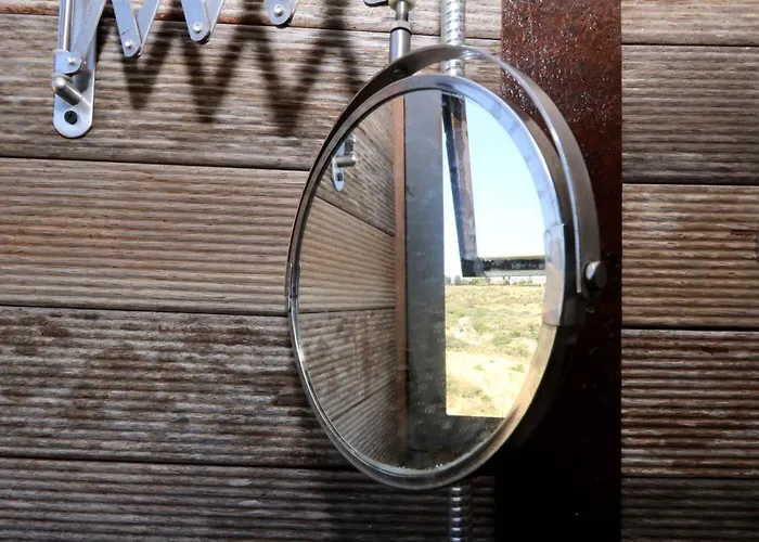 Bus Unique & Private 3 Min From Coral Bay Kemp