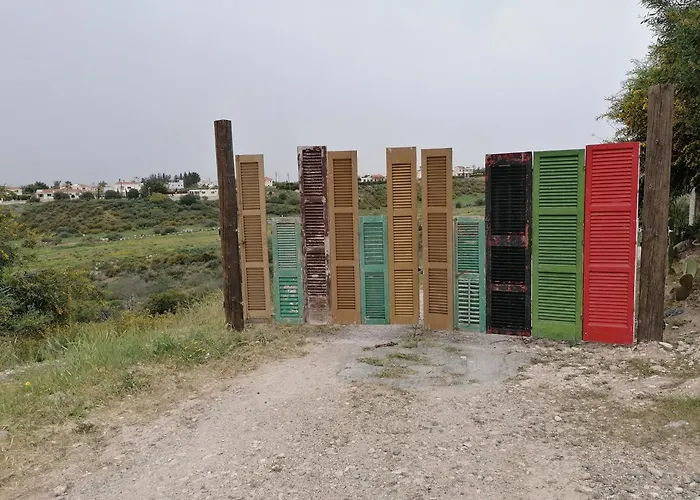 Bus Unique & Private 3 Min From Coral Bay Kemp Akoursos