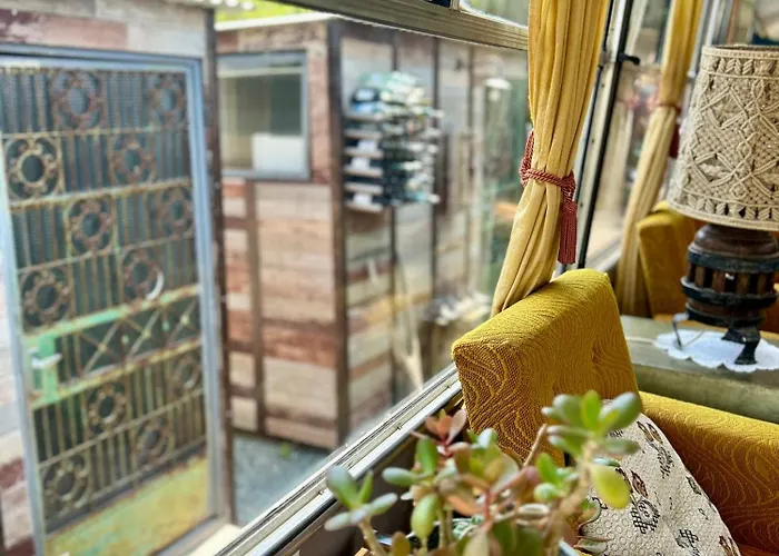 Bus Unique & Private 3 Min From Coral Bay Akoursos