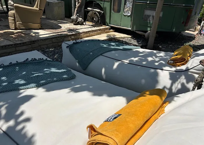 Bus Unique & Private 3 Min From Coral Bay Kemp Akoursos