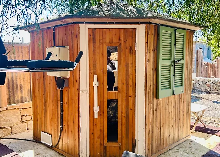 Bus Unique & Private 3 Min From Coral Bay * Akoursos