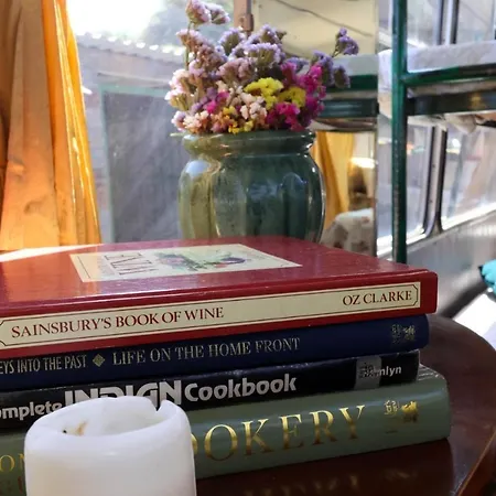 Bus Unique & Private 3 Min From Coral Bay 캠프장 Akoursos