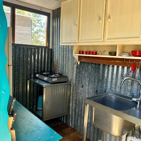 Camping Bus Unique & Private 3 Min From Coral Bay