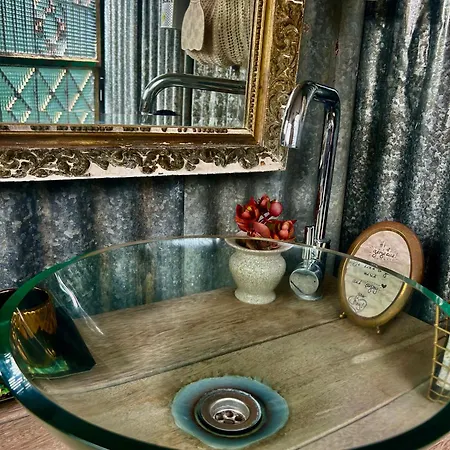 Bus Unique & Private 3 Min From Coral Bay *