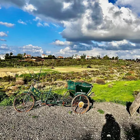 Bus Unique & Private 3 Min From Coral Bay * Akoursos