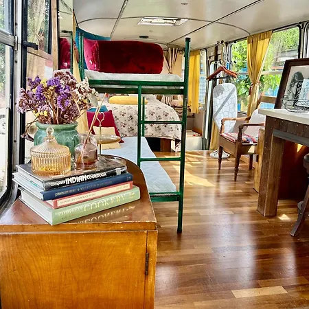 캠프장 Bus Unique & Private 3 Min From Coral Bay