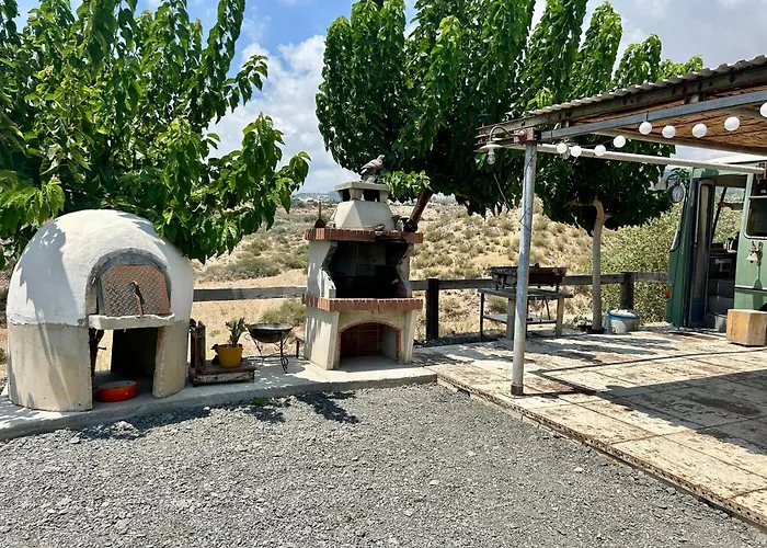 Camping Bus Unique & Private 3 Min From Coral Bay