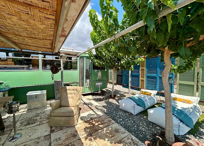 Camping Bus Unique & Private 3 Min From Coral Bay *