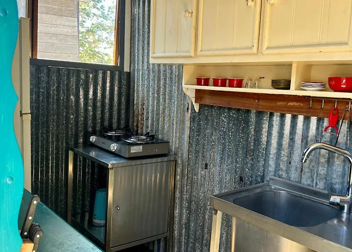 Camping Bus Unique & Private 3 Min From Coral Bay