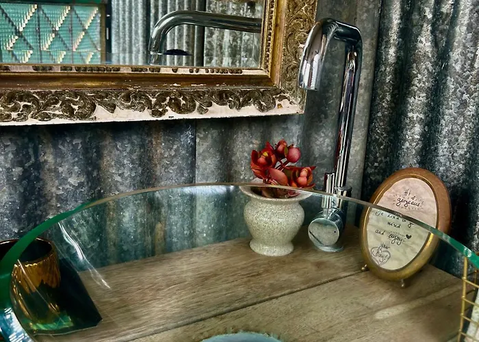 Bus Unique & Private 3 Min From Coral Bay *