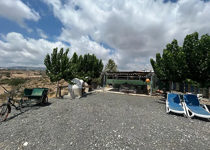 Camping Bus Unique & Private 3 Min From Coral Bay *