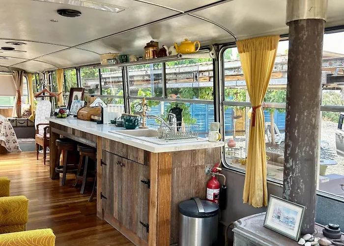 Camping Bus Unique & Private 3 Min From Coral Bay Akoursos